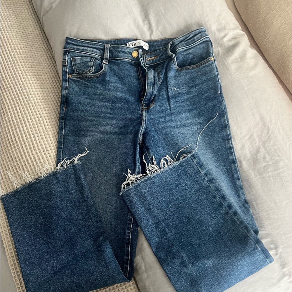Zara Dark Blue Cropped Jeans with Frayed Hem